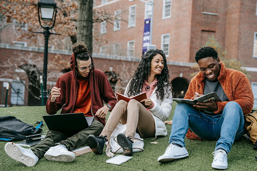 University Of Waterloo International Master’s And Doctoral Awards – For International Graduate Students In Research-Based Programs.